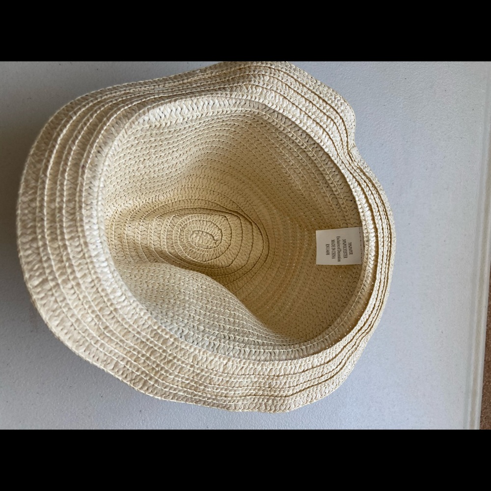 Hat - Picture 3 of 4